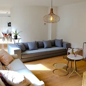 Appartement Modern In The Heart Of